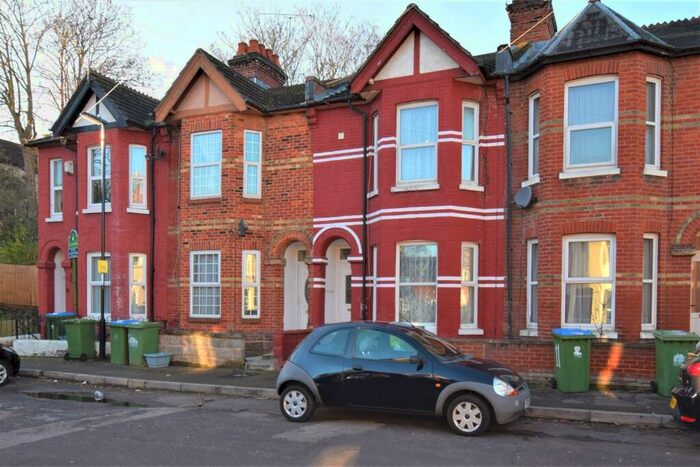 5 Bedroom Terraced House To Rent In Thackeray Road, Southampton, SO17