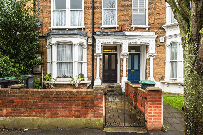 1 Bedroom Flat For Sale In Florence Road, London, N4
