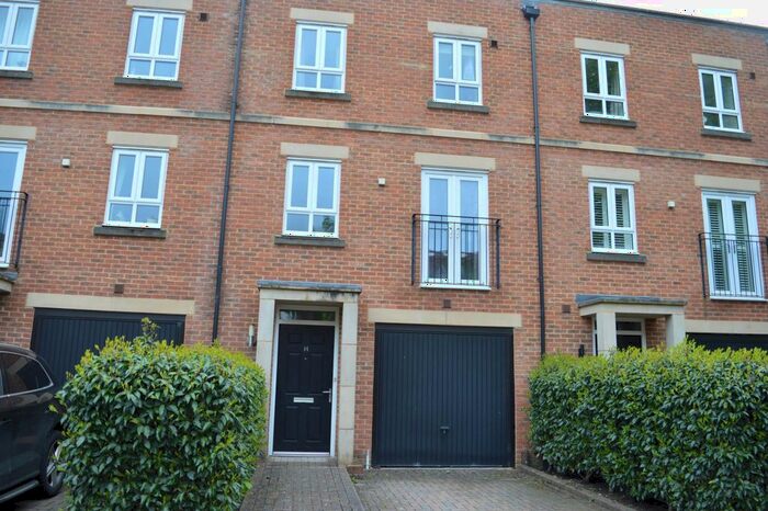 3 Bedroom Town House To Rent In Denman Drive, Newbury, RG14