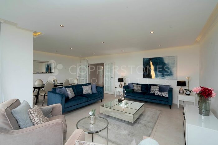 4 Bedroom Flat For Sale In Raynham, Norfolk Crescent, London, W2