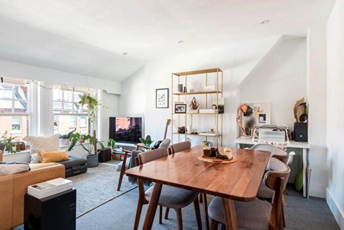 1 Bedroom Flat To Rent In Denning Road, Hampstead, NW3