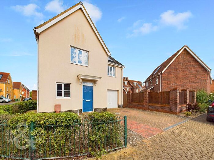3 Bedroom Detached House For Sale In Bullfinch Drive, Harleston, IP20