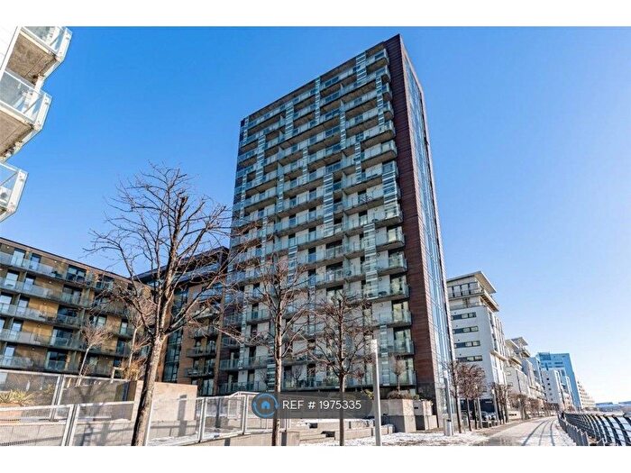 2 Bedroom Flat To Rent In Castlebank Place, Glasgow, G11