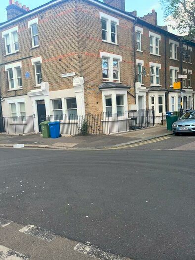 1 Bedroom Apartment To Rent In East Street, London, SE17