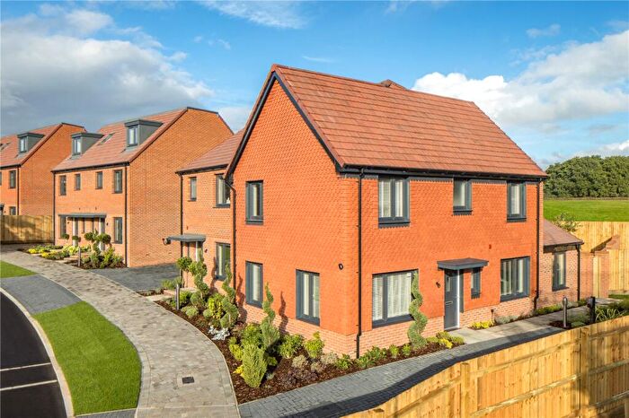 3 Bedroom Detached House For Sale In Tram Road, Deepcut, Camberley, Surrey, GU16