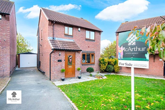 3 Bedroom Detached House For Sale In Bracken Way, Harworth And Bircotes, Doncaster, South Yorkshire, DN11