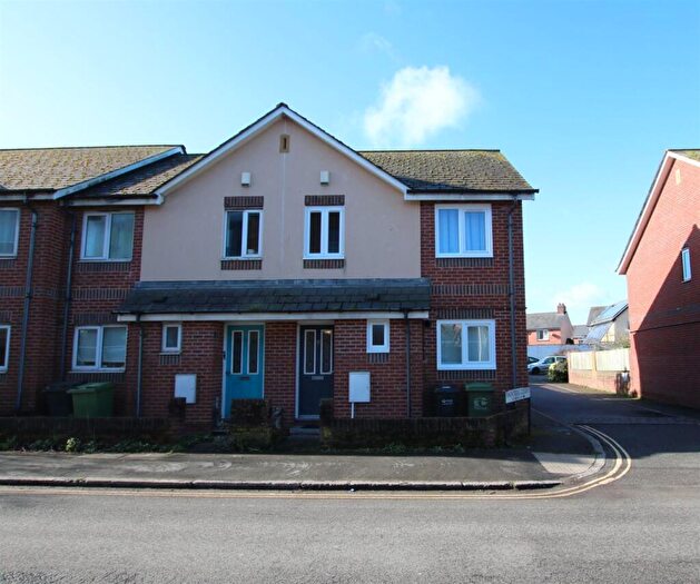 3 Bedroom End Of Terrace House To Rent In Painters Court, Exeter, EX2