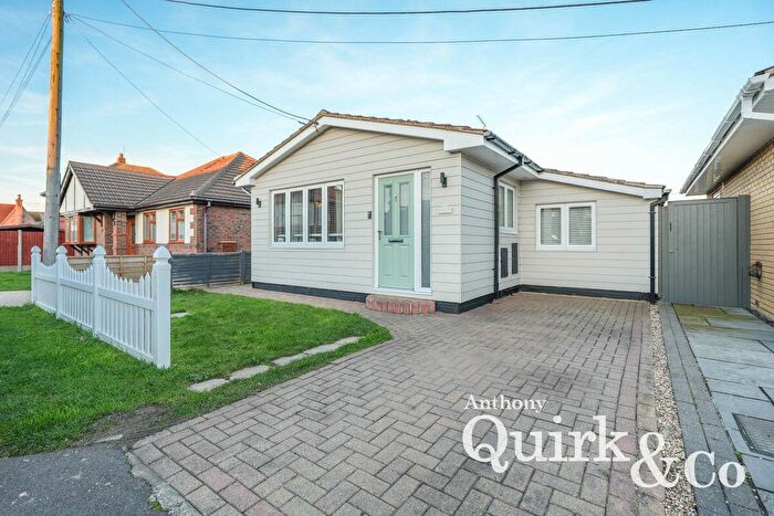 2 Bedroom Detached Bungalow For Sale In Gafzelle Drive, Canvey Island, SS8