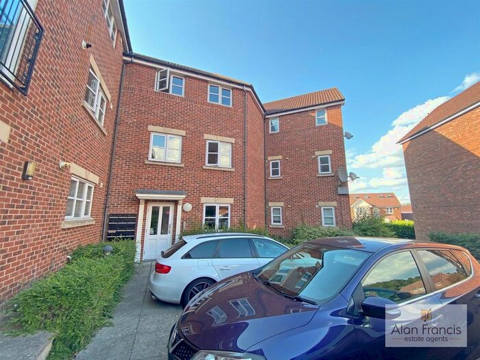 2 Bedroom Flat To Rent In Otterburn Crescent, Oakhill, Milton Keynes, MK5
