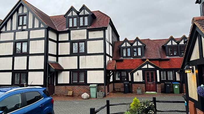 4 Bedroom Town House To Rent In Tudor Manor Gardens, Seaford, East Sussex, BN25