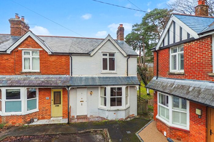 2 Bedroom End Of Terrace House For Sale In Temple Road, Liss, Hampshire, GU33