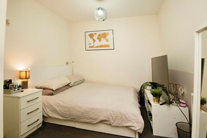 2 Bedroom Apartment To Rent In Wellington House, Lewis Street, CF11