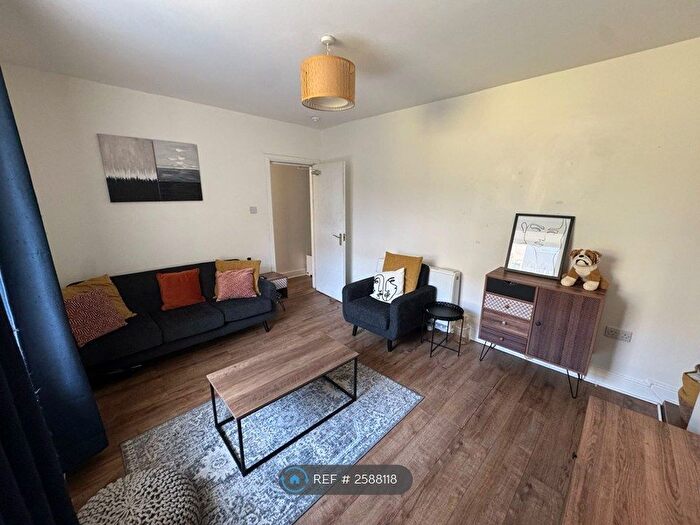 1 Bedroom Flat To Rent In King Edwards Road, Swansea, SA1