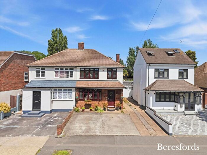 3 Bedroom Semi-Detached House For Sale In Crow Lane, Romford, RM7