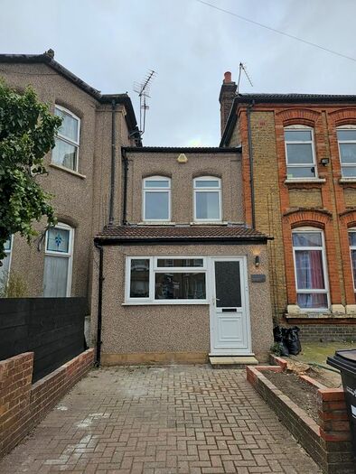 2 Bedroom Terraced House To Rent In Mansfield Road, Ilford, IG1