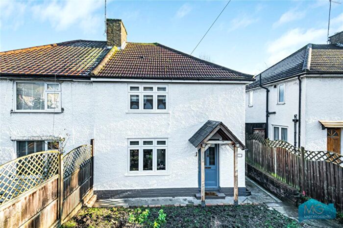 3 Bedroom Semi Detached House For Sale In Coppetts Road, London, N10