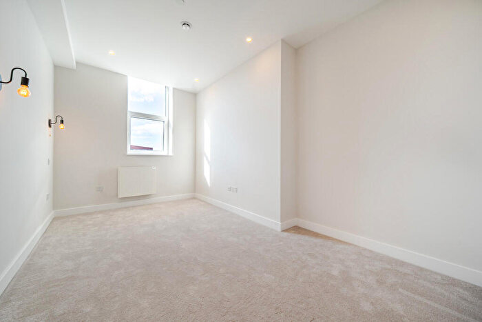 2 Bedroom Apartment To Rent In Carlton Crescent, Southampton, SO15