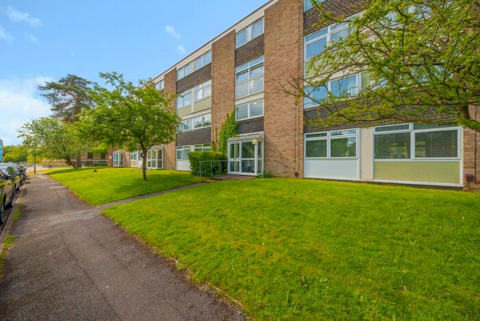 3 Bedroom Maisonette To Rent In Copenhagen Way, Walton On Thames, KT12