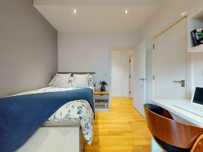 2 Bedroom Apartment To Rent In Apt, Q One Residence #, LS2