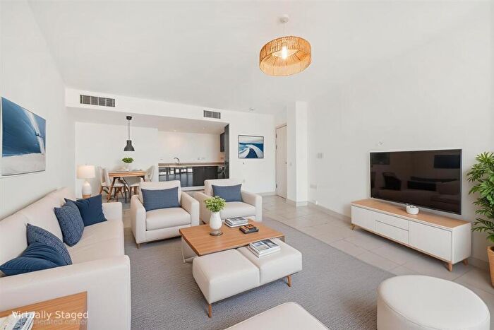 1 Bedroom Flat To Rent In Lombard Road, SW11