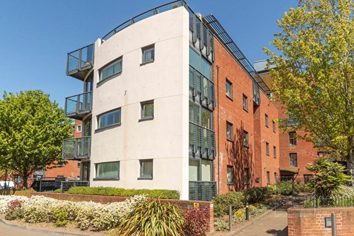 3 Bedroom Flat For Sale In Chapelfield Gardens, Norwich, NR1