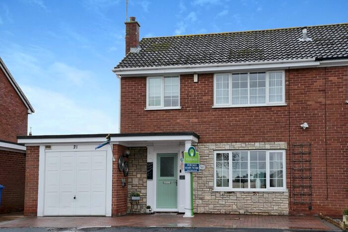3 Bedroom Semi-Detached House For Sale In Boothgate Drive, Howden, Goole, East Yorkshire, DN14