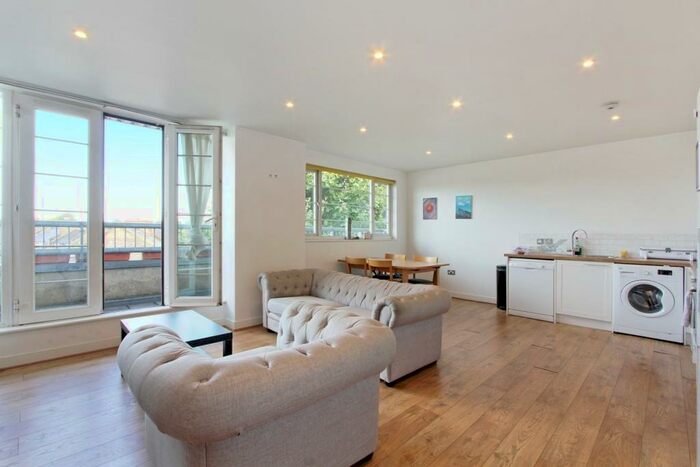 2 Bedroom Flat To Rent In Denmark Road, London, SE5