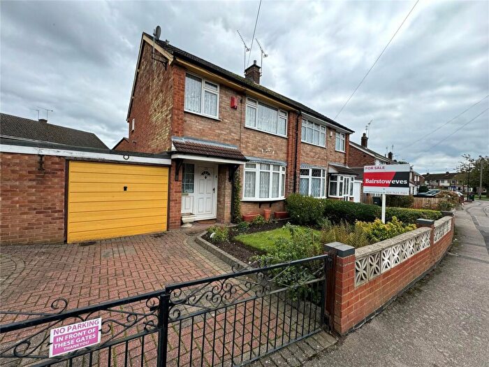 3 Bedroom Semi-Detached House For Sale In Yewdale Crescent, Coventry, West Midlands, CV2