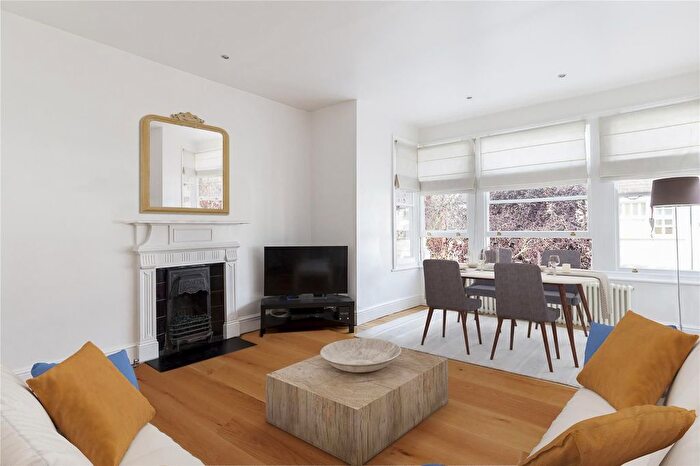 3 Bedroom Flat To Rent In Cresswell Road, Twickenham, TW1