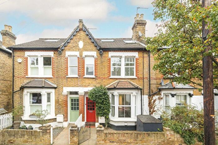4 Bedroom Property To Rent In Windsor Road, Teddington, TW11