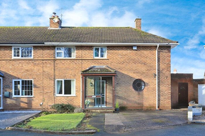 3 Bedroom Semi Detached House For Sale In Beech Close, Wolverhampton, West Midlands, WV10