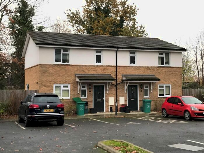 3 Bedroom Property To Rent In Lawrie Park Road, London, SE26