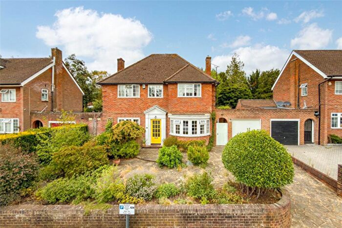 4 Bedroom Detached House For Sale In Lancaster Road, St. Albans, Hertfordshire, AL1