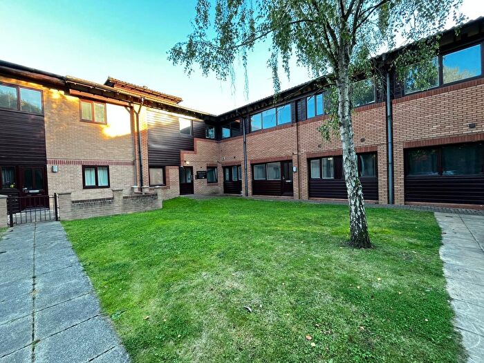 2 Bedroom Flat To Rent In Wickham Road, Fareham, PO16