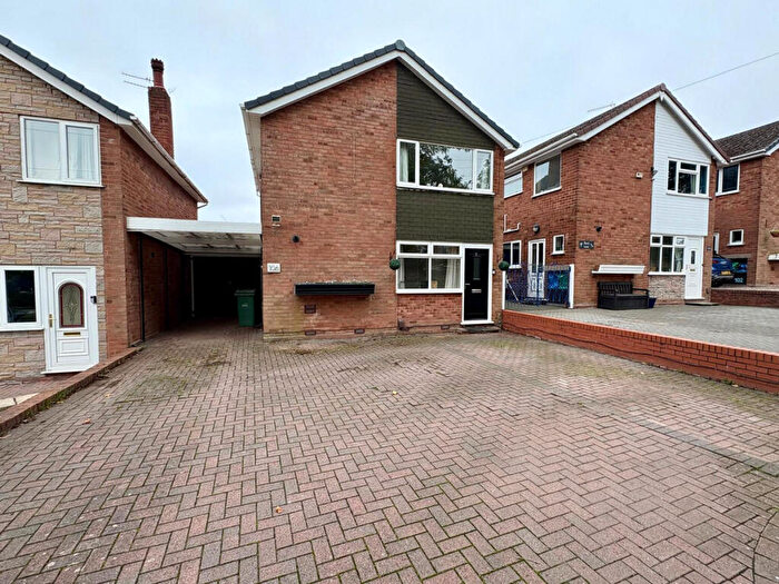 3 Bedroom Detached House For Sale In Bromley Lane, Kingswinford, DY6