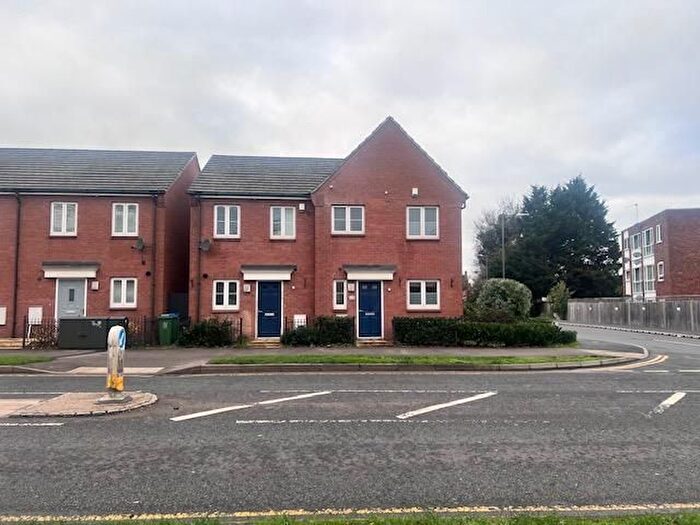 3 Bedroom End Of Terrace House To Rent In Buckingham Road, Aylesbury, HP19