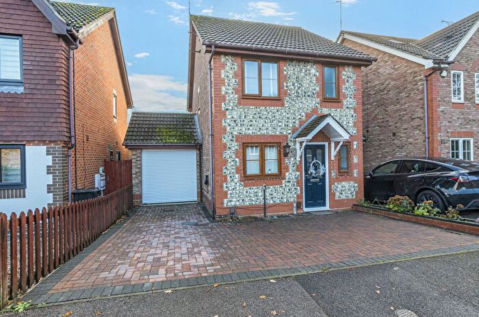 4 Bedroom Detached House For Sale In Moorhen Drive, Lower Earley, Reading, RG6