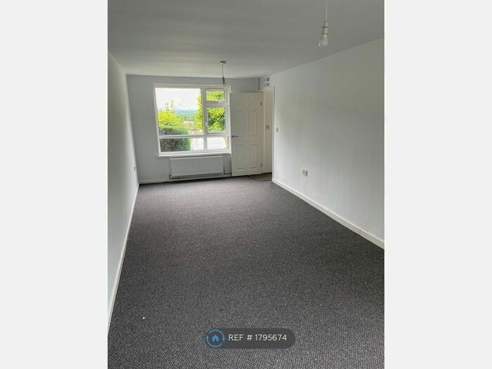 3 Bedroom Semi-Detached House To Rent In Monnow Way, Newport, NP20