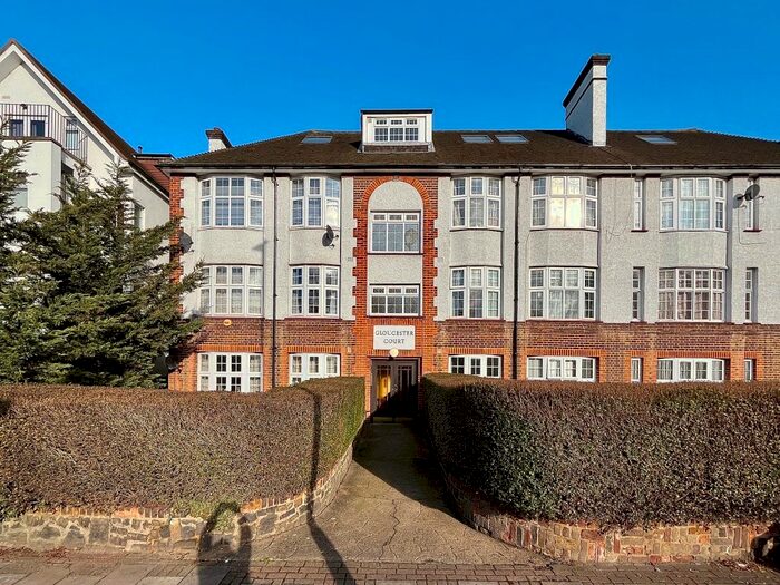 2 Bedroom Flat To Rent In Golders Green Road, London, NW11
