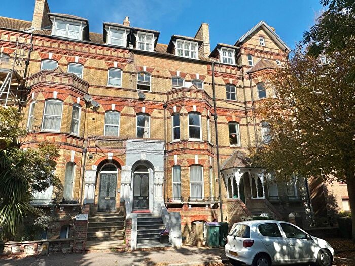 1 Bedroom Flat For Sale In Westbourne Gardens, Folkestone, Kent, CT20