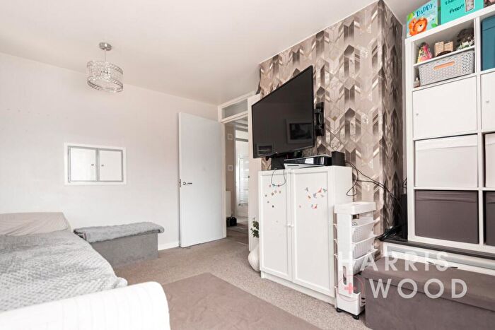 2 Bedroom Apartment For Sale In Walnut Tree Way, Colchester, Essex, CO2