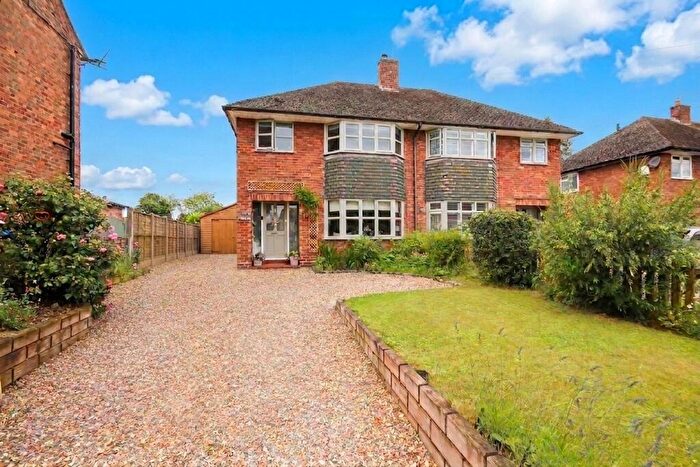 3 Bedroom Semi-Detached House For Sale In Northwich Road, Weaverham, CW8