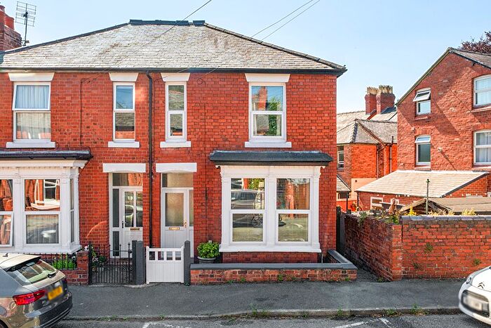3 Bedroom Semi Detached House For Sale In Stewart Road, Oswestry, Shropshire, SY11