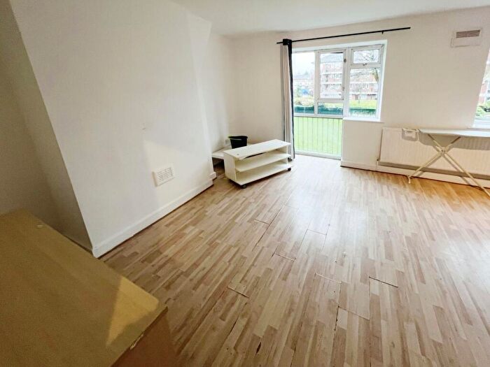 2 Bedroom Flat To Rent In Redmires Court, St James Park, Eccles New Road, Salford, M5