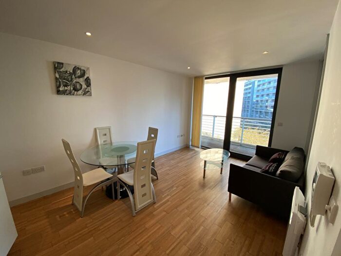 1 Bedroom Apartment To Rent In St Georges Island, Block, Kelso Place, M15
