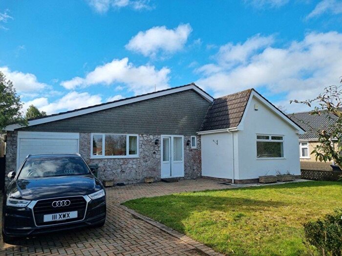 3 Bedroom Detached Bungalow To Rent In Hill Drive, Failand, BS8