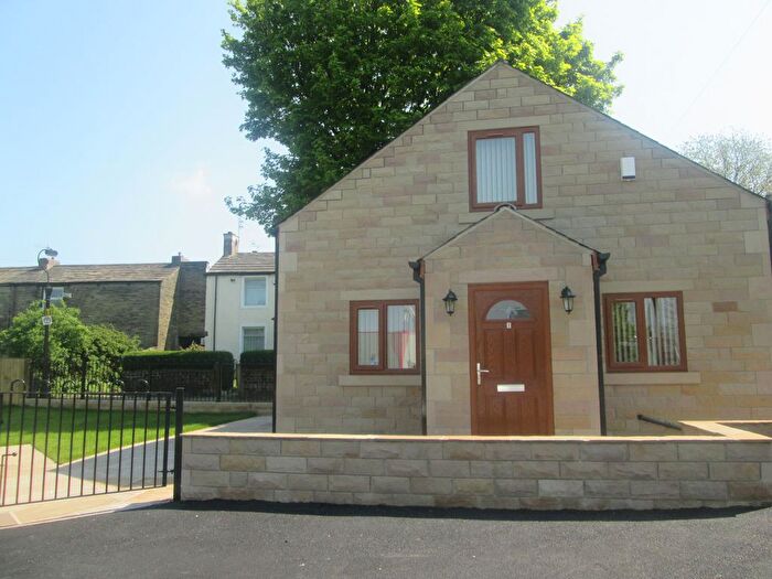 2 Bedroom Bungalow To Rent In Fenby Avenue, Bradford, West Yorkshire, BD4