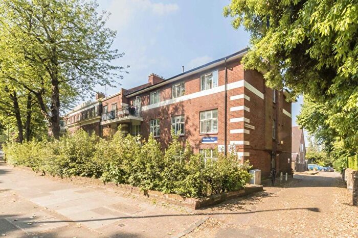 2 Bedroom Flat To Rent In Grimshaw Close, Highgate, N6