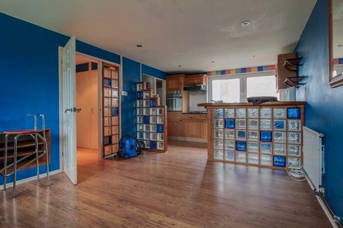 1 Bedroom Flat To Rent In Edgecombe, Arbury, Cambridge, CB4