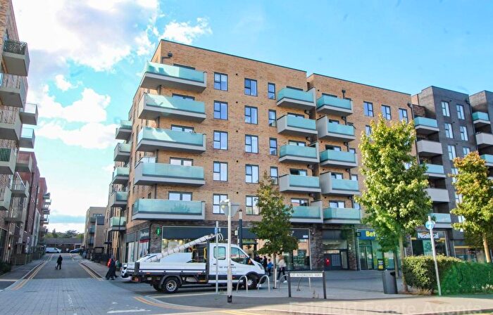 2 Bedroom Flat For Sale In Prestwick Road, South Oxhey, Watford, WD19